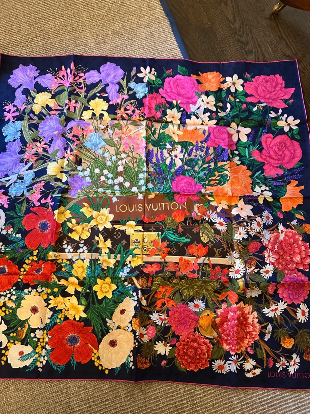 Louis vitton fleur silk scarf